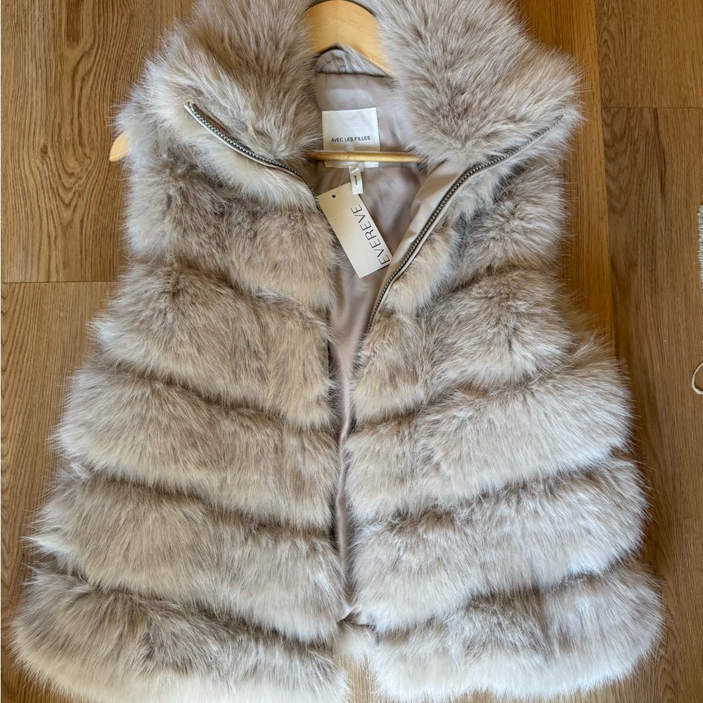 Evereve Faux Fur Vest in Cream and Tan